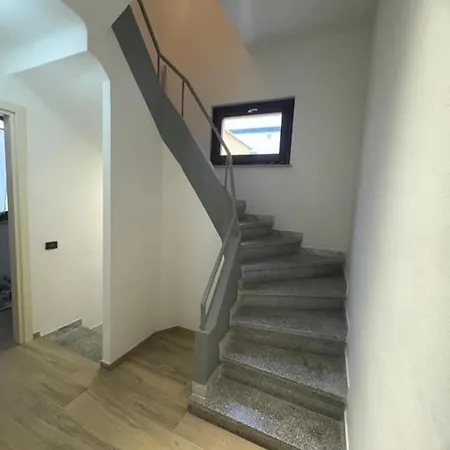 Due Passi Dal Mare *